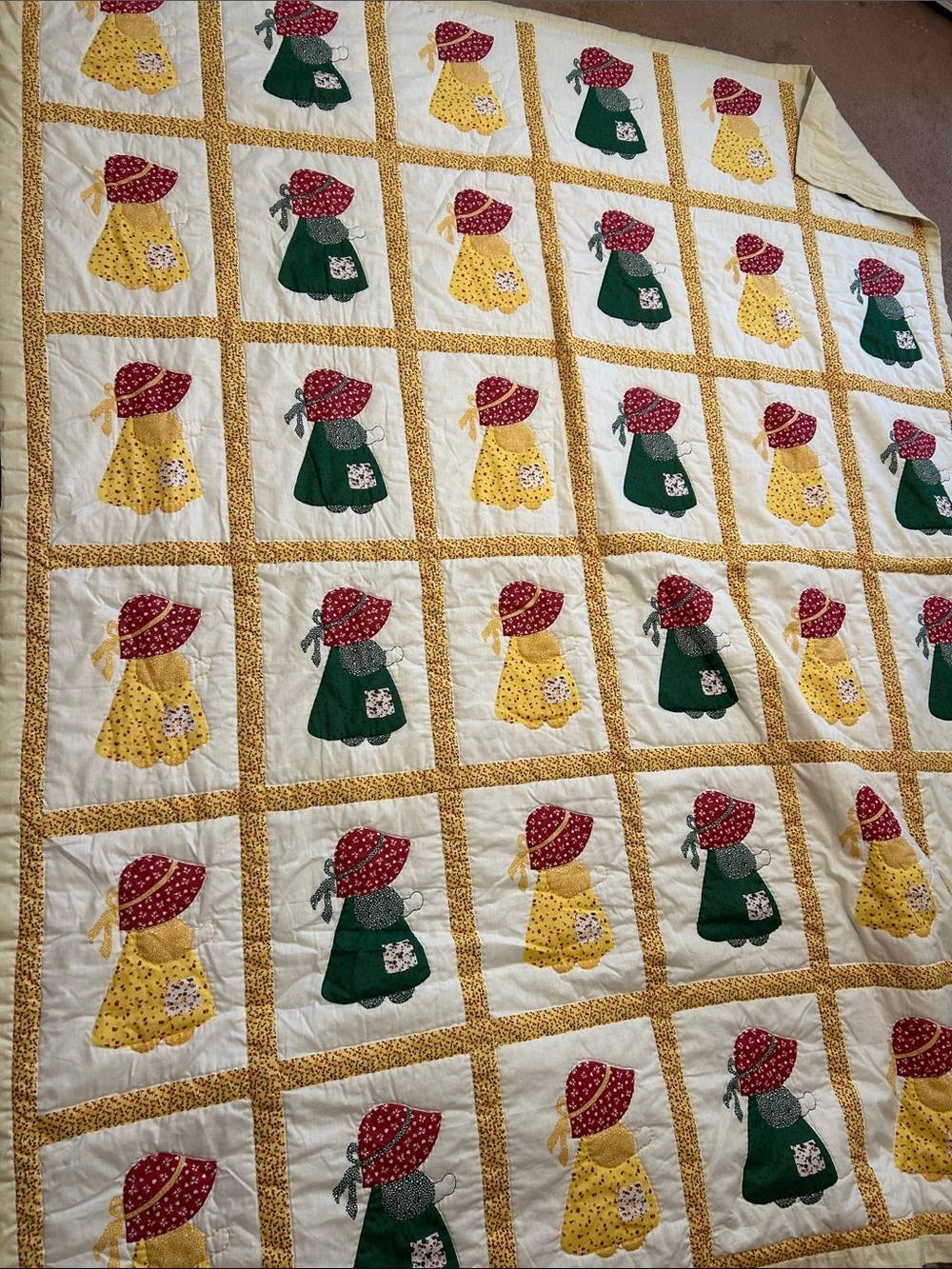 Vintage quilt, 95”x77”, hand quilted. Bonnet girls.